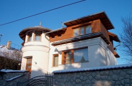 Pécs Kaposvári utca lakóépület