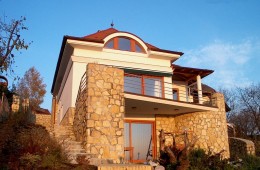 Velence, Lakóépület